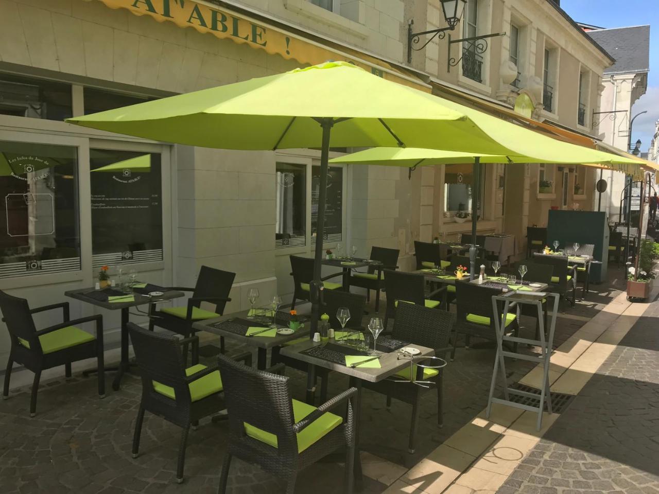 Logis Hôtel Restaurant La Boule d'Or Chinon Exterior foto